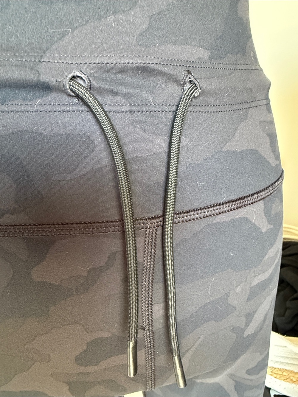Vuori Black Camo Daily Leggings - Picture 2 of 7